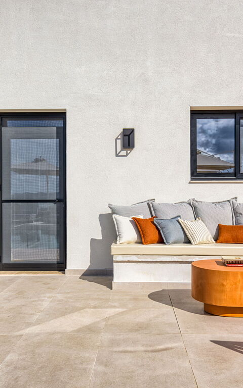 Villa Dominante: Außen, Draussen