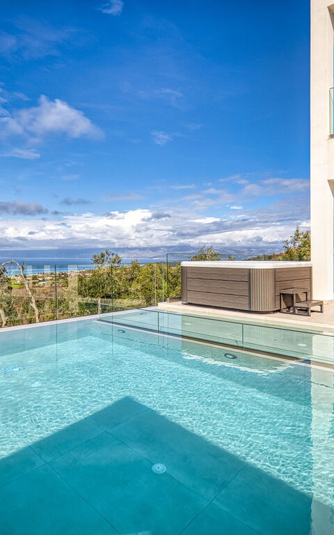 Villa Dominante: Ansichten, Außen, Draussen, Schwimmbad