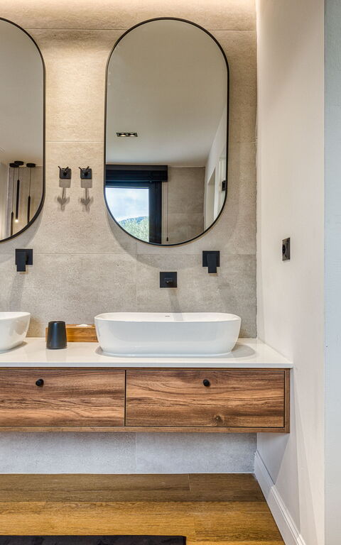 Villa Dominante: Bad