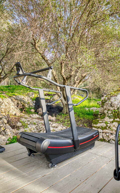 Villa Dominante: Außen, Draussen