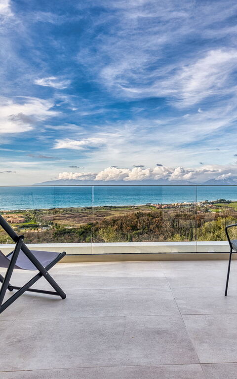 Villa Dominante: Ansichten, Außen, Balkon / Terrasse / Patio, Draussen