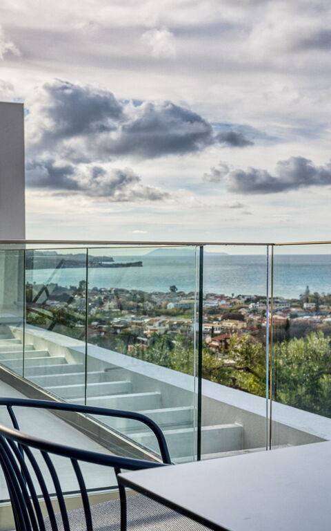 Villa Dominante: Ansichten, Außen, Balkon / Terrasse / Patio, Draussen