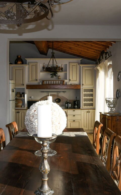 Villa Torresassa: Esszimmer, Küche, Wohnzimmer