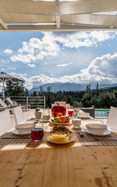 Villa Orientem Bis: Ansichten, Außen, Balkon / Terrasse / Patio, Draussen
