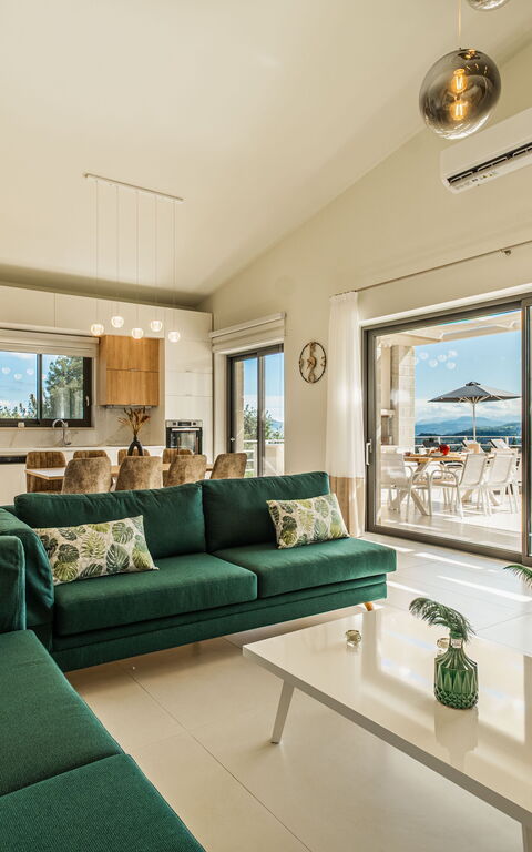 Villa Orientem Bis: Esszimmer, Küche, Wohnzimmer