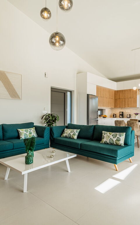 Villa Orientem Bis: Esszimmer, Küche, Wohnzimmer