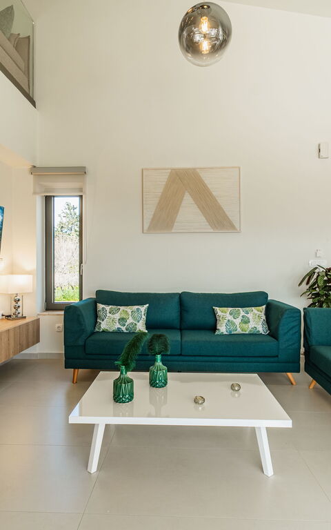 Villa Orientem Bis: Esszimmer, Küche, Wohnzimmer