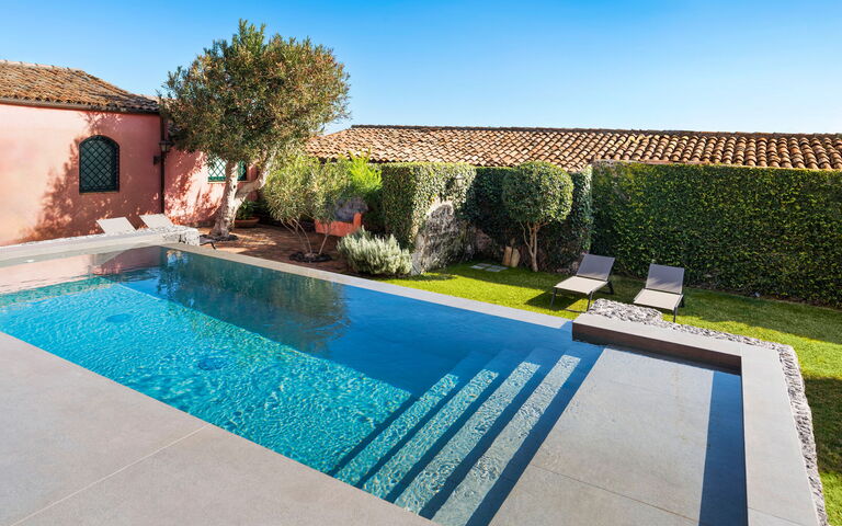 Micanera House: Außen, Draussen, Garten, Schwimmbad