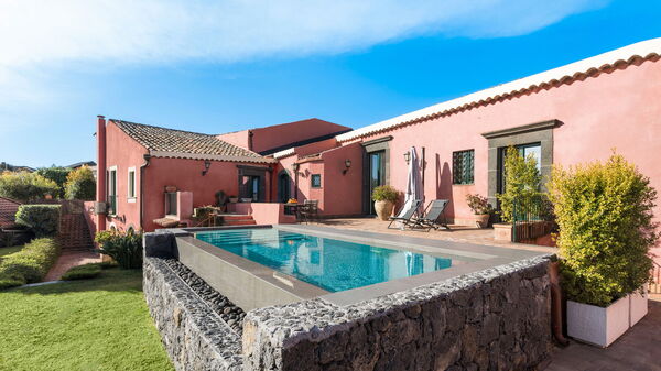 Micanera House: Außen, Draussen, Garten, Schwimmbad