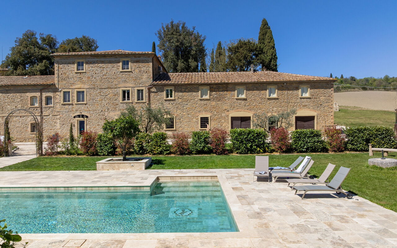 Borgo Ariano: Außen, Draussen