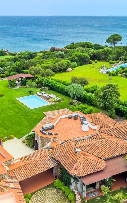 Villa Silenis: Ansichten, Außen, Draussen, Garten, Schwimmbad