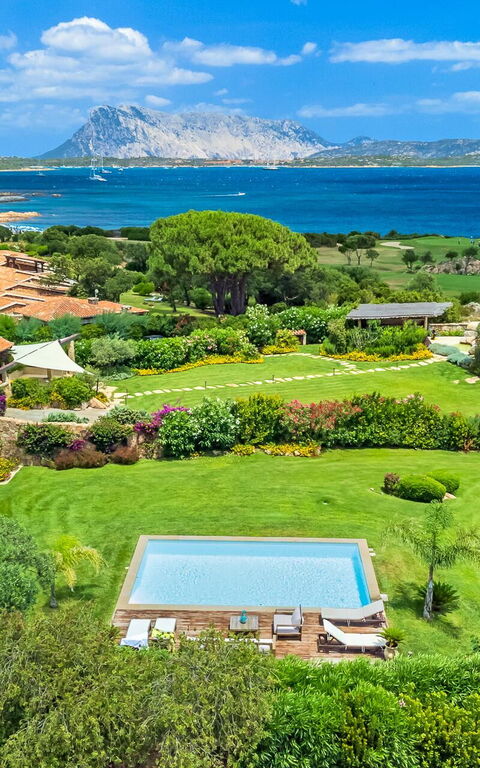 Villa Silenis: Ansichten, Außen, Draussen, Garten, Schwimmbad