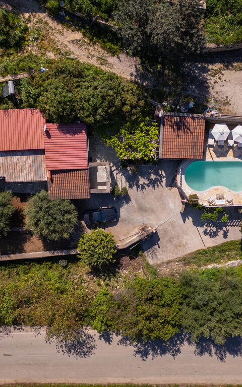 Villa Nikolas: Ansichten, Schwimmbad