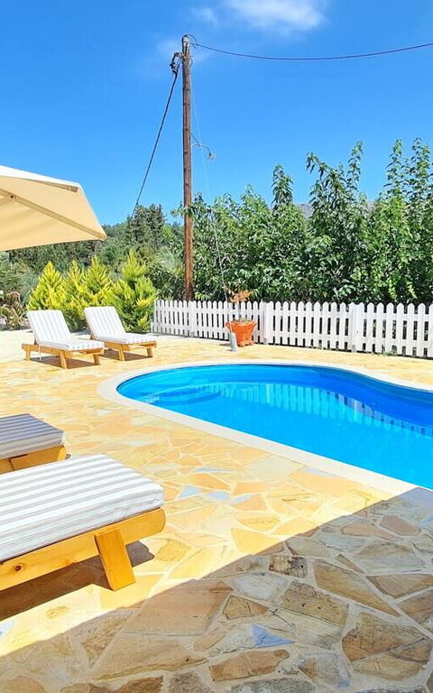 Villa Nikolas: Außen, Schwimmbad