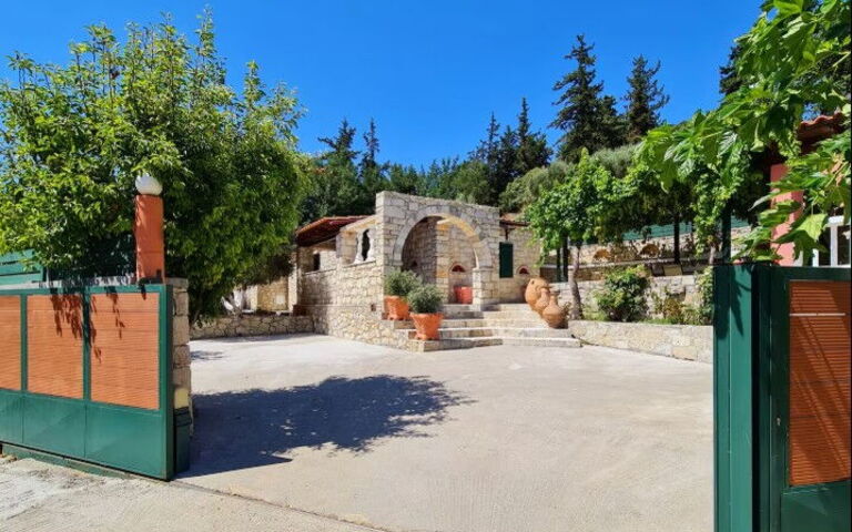 Villa Nikolas: Außen