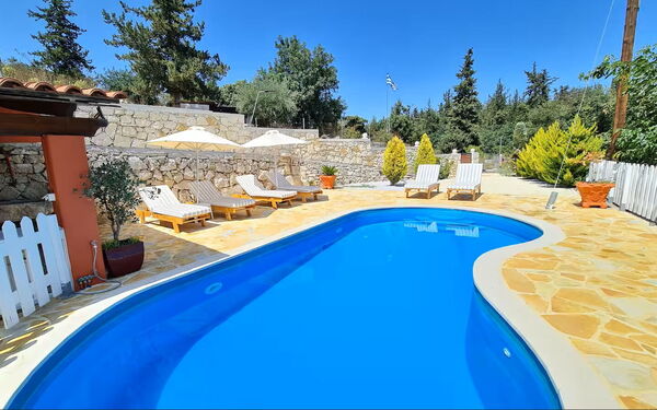 Villa Nikolas: Außen, Schwimmbad