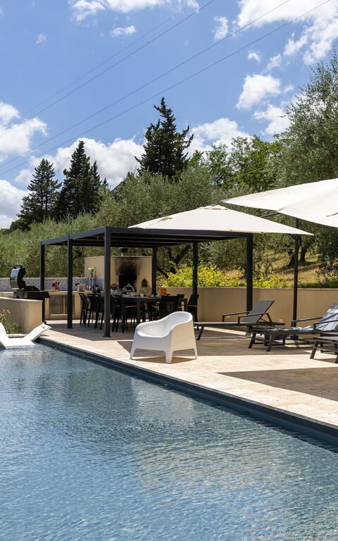 Villa Silvia: Außen, Schwimmbad