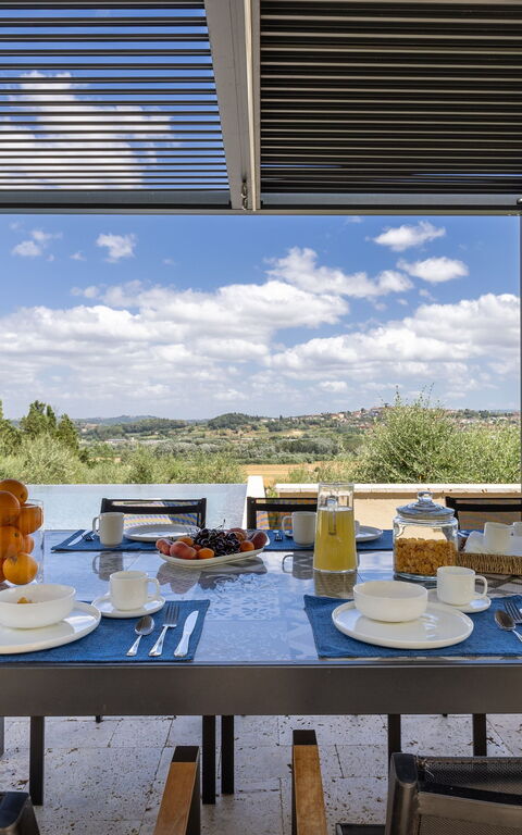 Villa Silvia: Ansichten, Außen, Balkon / Terrasse / Patio, Schwimmbad
