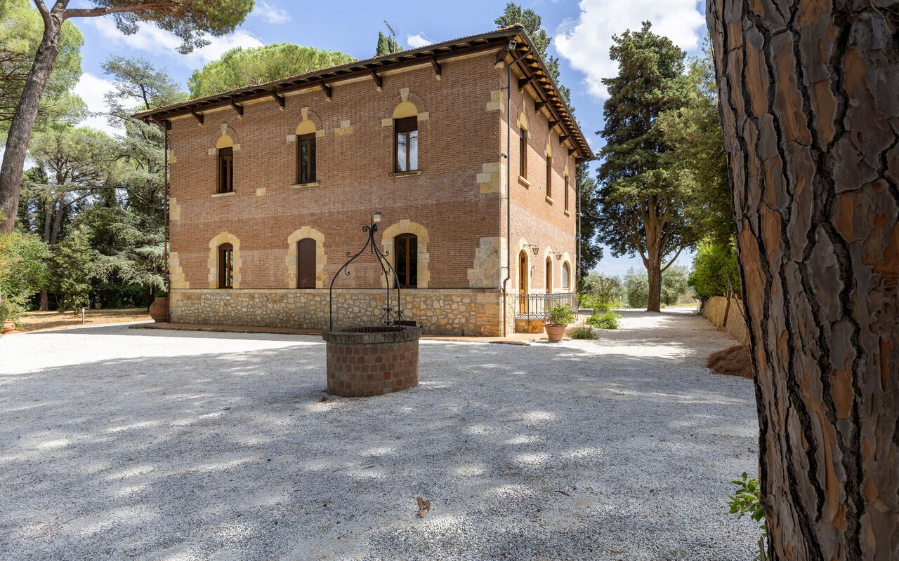 Villa Silvia: Außen, Draussen