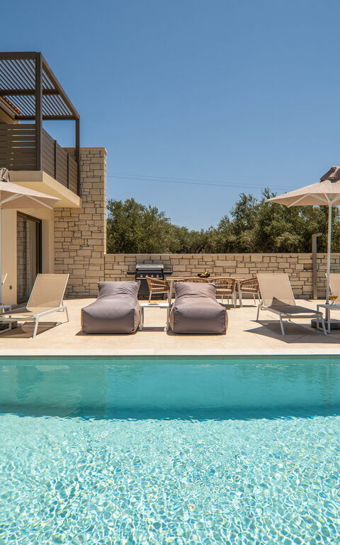 Villa Zen Chrysi: Außen, Draussen, Schwimmbad