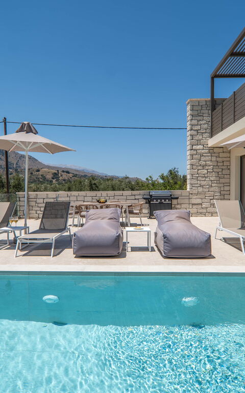 Villa Zen Aphrodite: Außen, Draussen, Schwimmbad