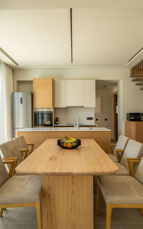 Villa Zen Aphrodite: Esszimmer, Küche