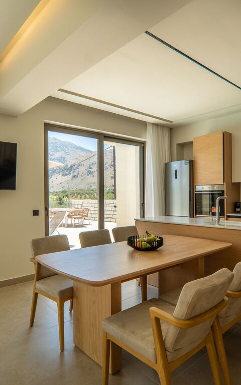 Villa Zen Aphrodite: Esszimmer, Küche