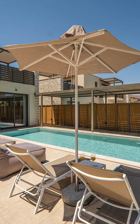 Villa Zen Hephaistos: Außen, Draussen, Schwimmbad