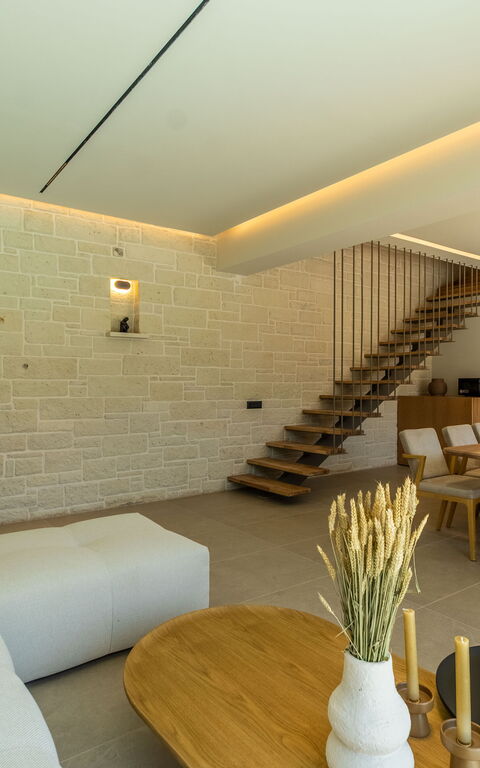 Villa Zen Hera: Esszimmer, Küche, Wohnzimmer