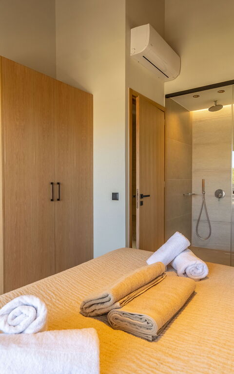 Villa Zen Hera: Bad, Schlafzimmer