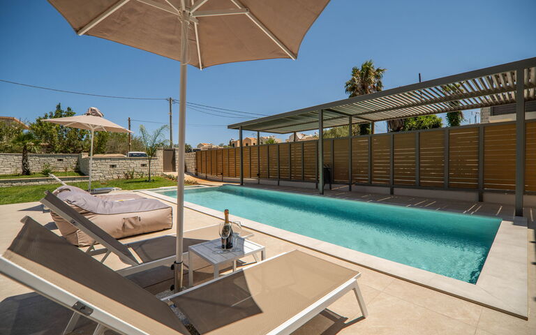 Villa Zen Hera: Außen, Draussen, Schwimmbad