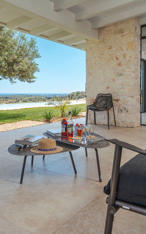 Netina Domus: Ansichten, Draussen