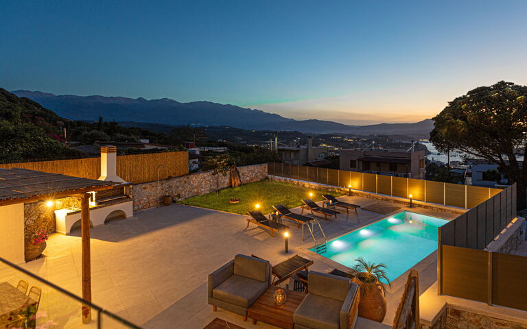 Villa Platon: Außen, Balkon / Terrasse / Patio, Draussen, Schwimmbad