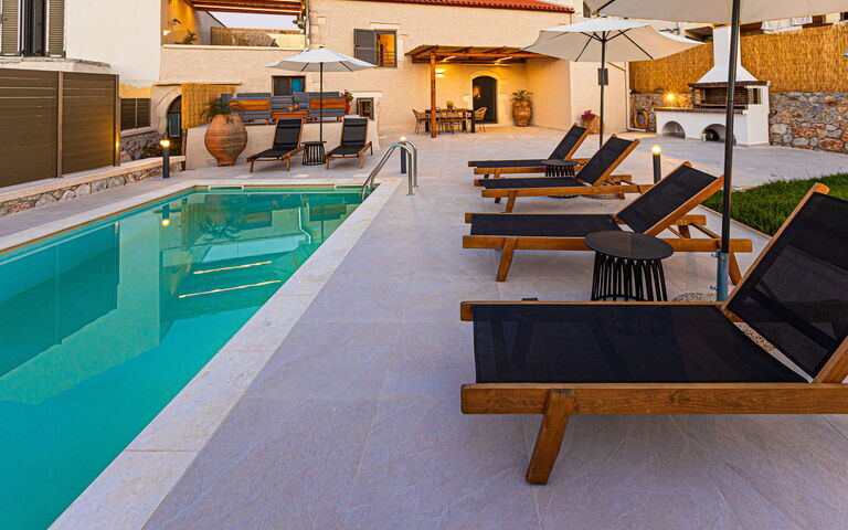 Villa Platon: Außen, Draussen, Schwimmbad