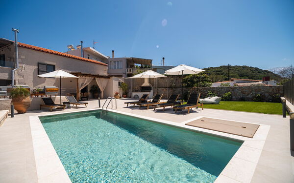 Villa Platon: Außen, Draussen, Garten, Schwimmbad