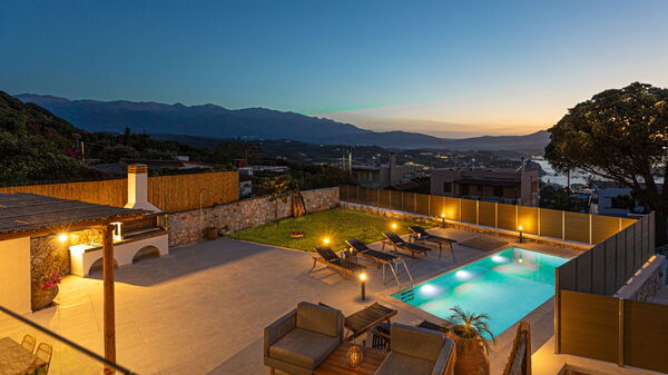 Villa Platon: Außen, Balkon / Terrasse / Patio, Draussen, Schwimmbad