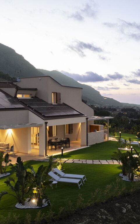 Villa Aversa: Ansichten, Außen, Draussen, Garten