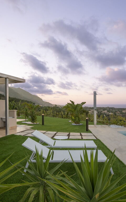 Villa Aversa: Ansichten, Außen, Draussen, Garten