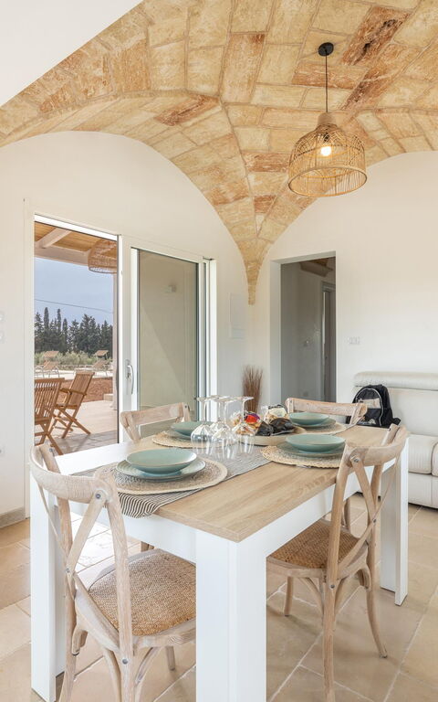 Villa Incantesimo: Esszimmer, Küche, Wohnzimmer