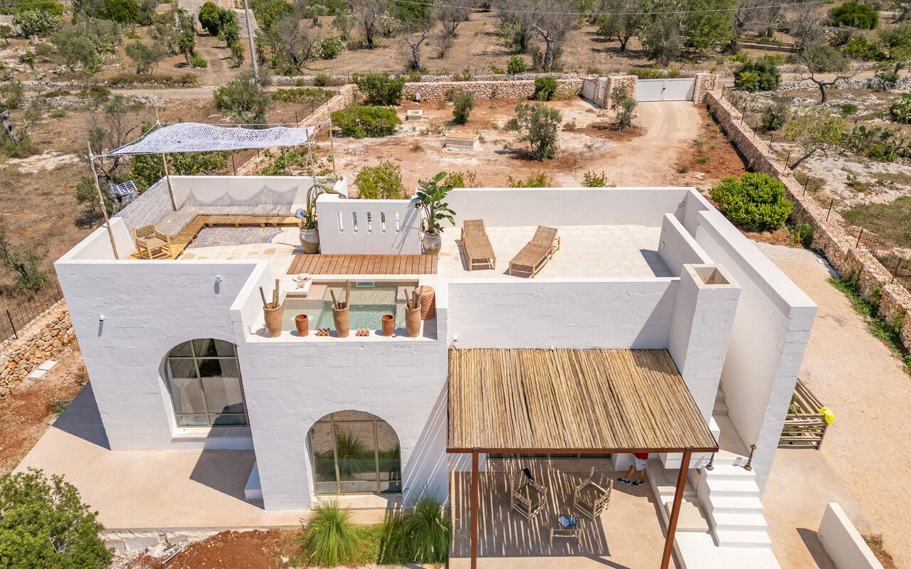 Villa Perla Del Sud: Ansichten, Außen, Balkon / Terrasse / Patio, Draussen