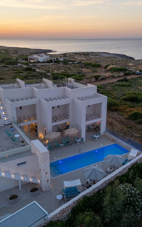 Villa Regina Sul Mare: Ansichten, Schwimmbad