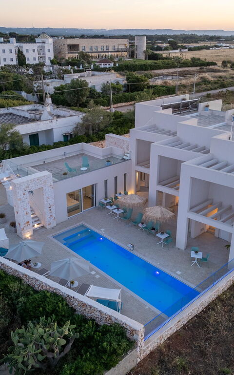 Villa Regina Sul Mare: Ansichten, Schwimmbad