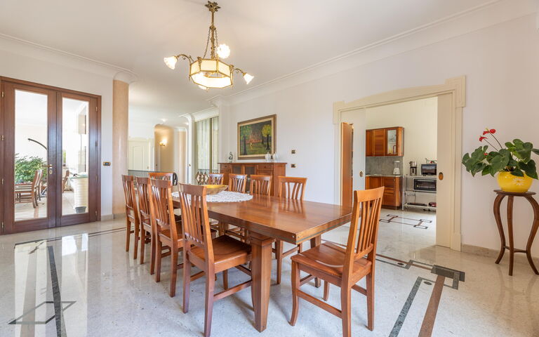 Villa Oasi Di Pace: Esszimmer