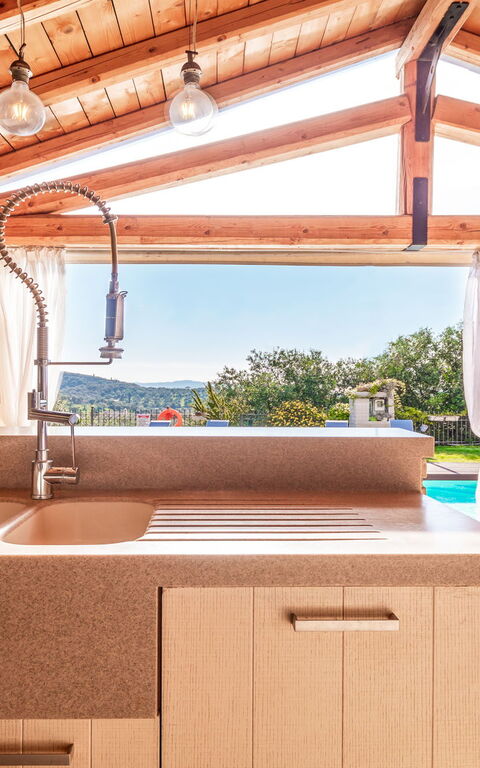 Villa Irida: Balkon / Terrasse / Patio