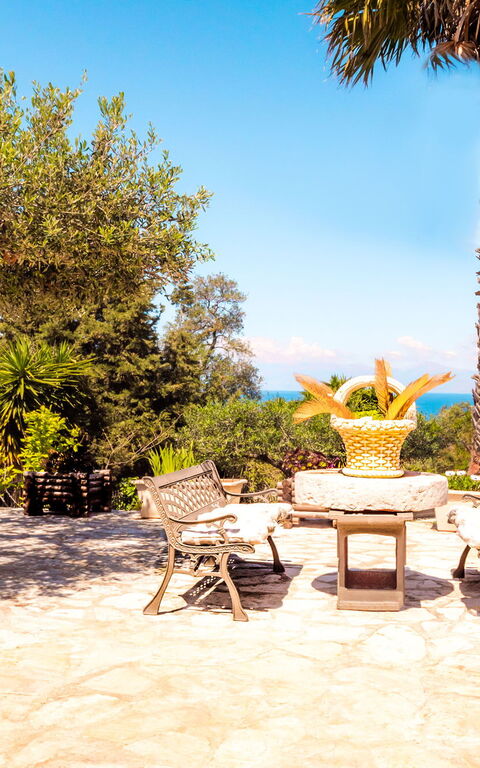 Villa Irida: Ansichten, Balkon / Terrasse / Patio