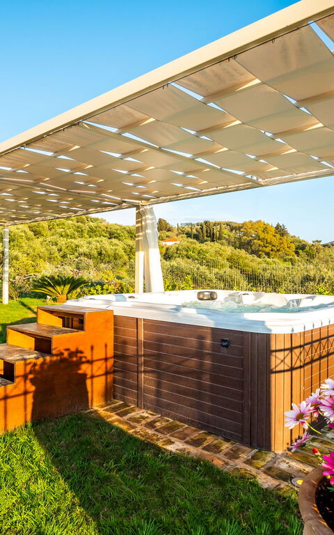 Villa Irida: Whirlpool