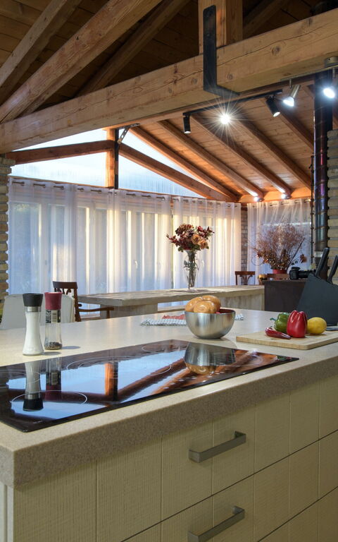 Villa Irida: Esszimmer, Küche, Wohnzimmer