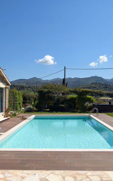 Villa Irida: Draussen, Schwimmbad