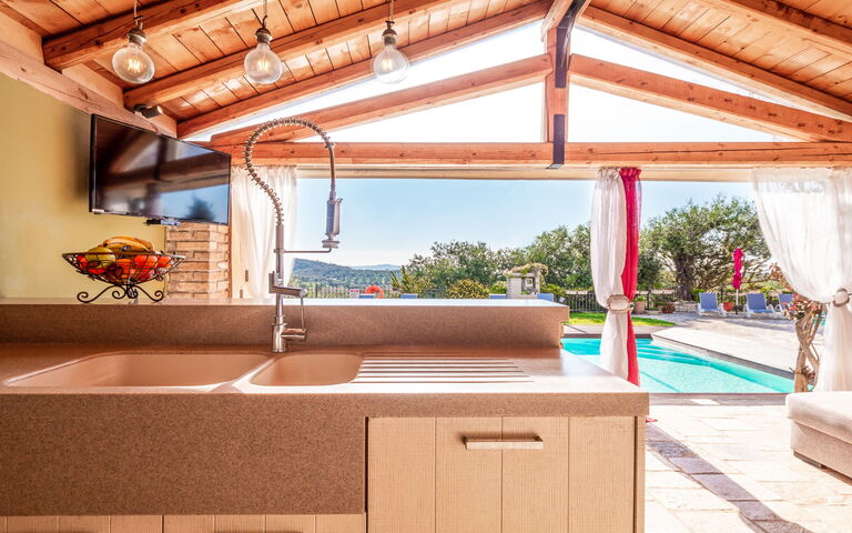 Villa Irida: Balkon / Terrasse / Patio