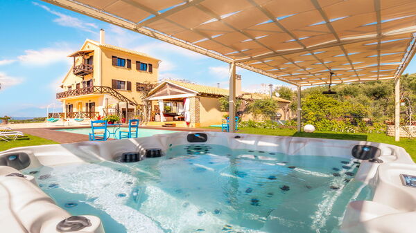 Villa Irida: Whirlpool